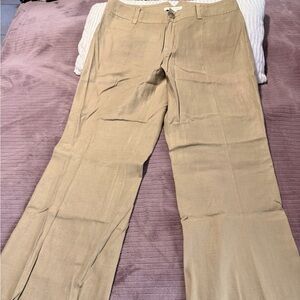 Banana Republic, Strech size 6, 60% Linen , 38% Rayon, 2%Spandex , color tan